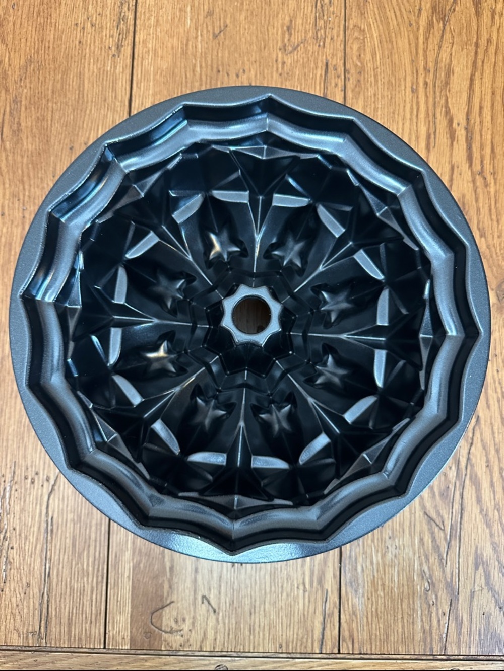 Nordic Ware American Star Bundt Pan - Picture 7 of 8